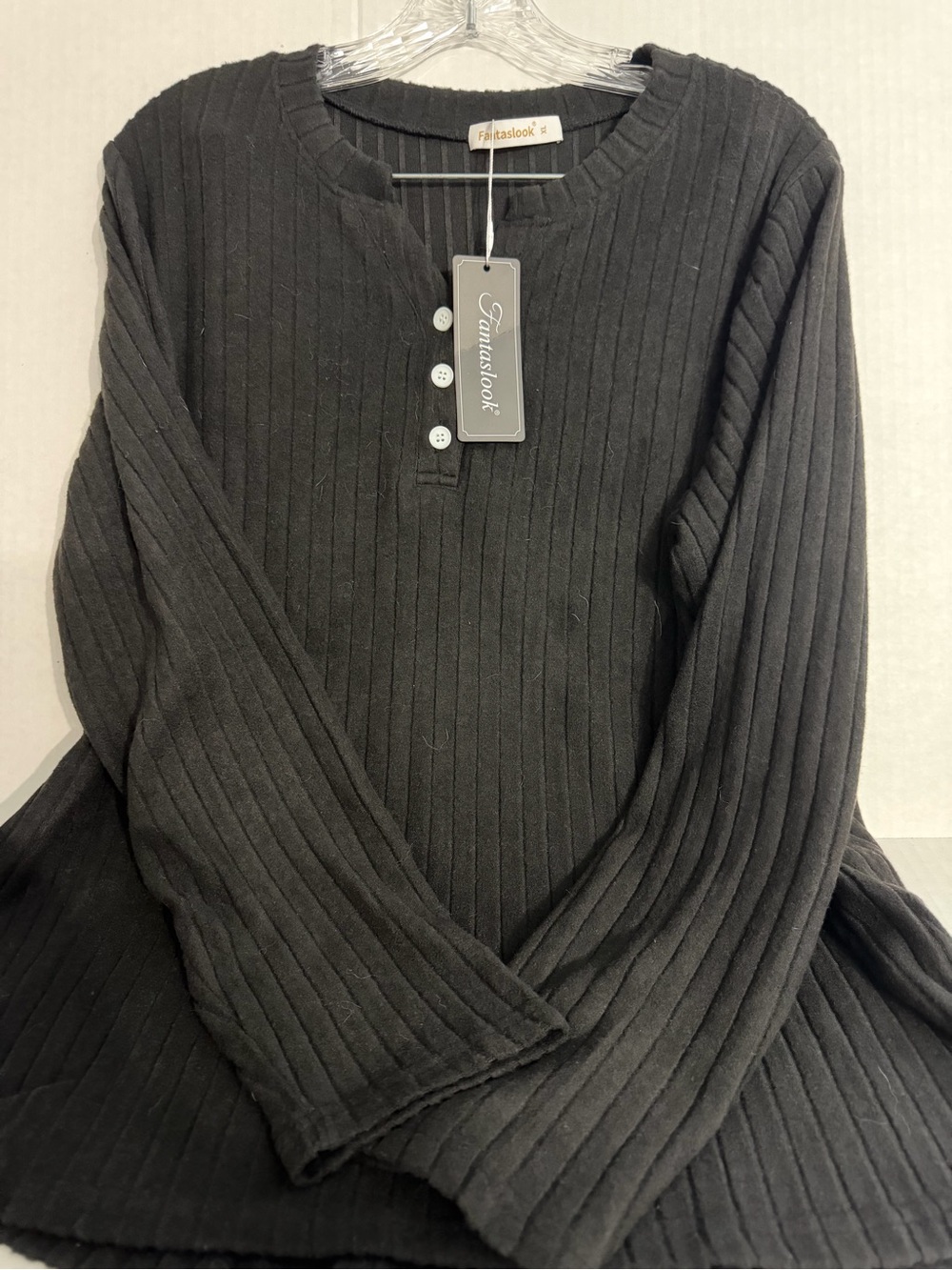 Fantaslook Women's Black Ribbed V-Neck Sweater